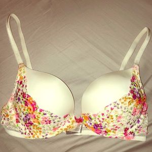Victoria’s Secret Bombshell Push Up Bra
